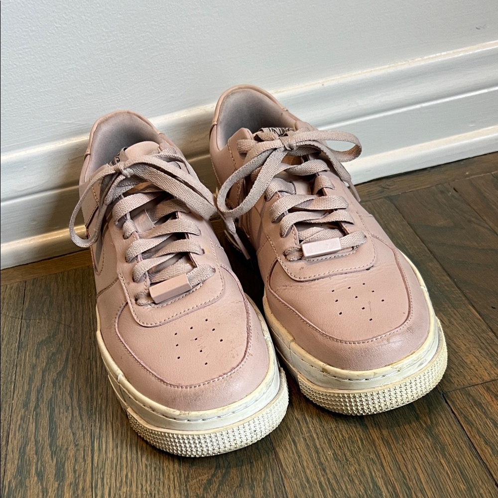Nike Air Sneakers in Soft Pink